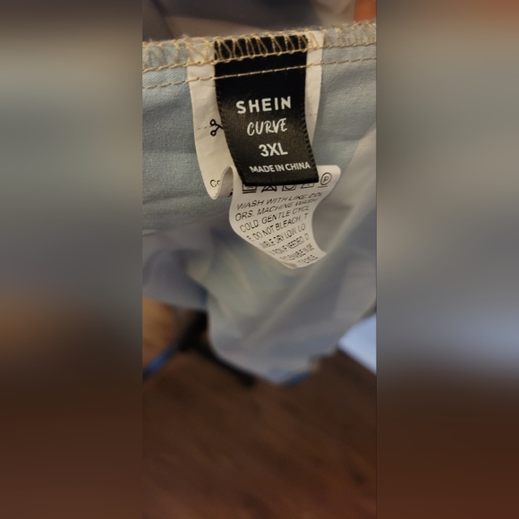 High-Neck Blouse - Picture 3 of 3